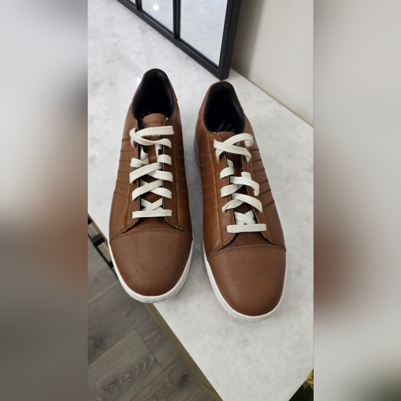 Adidas Leather Spikeless Golf Shoes - Picture 2 of 8